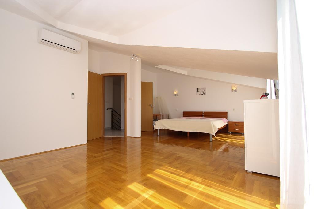 Apartman Dominik Trogir Exterior foto