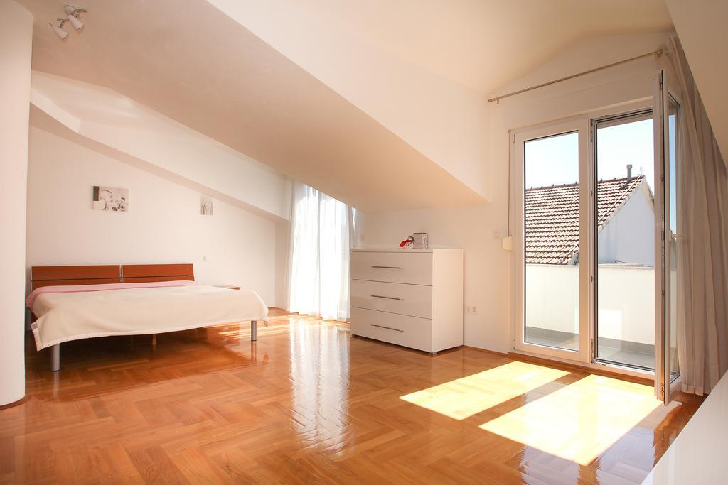 Apartman Dominik Trogir Exterior foto